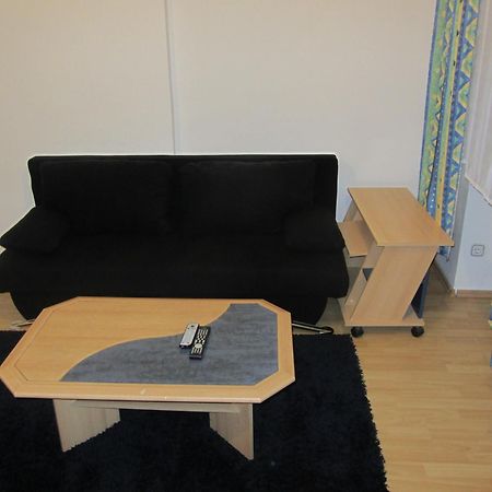 Apartments Heine Wina Bagian luar foto