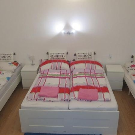 Apartments Heine Wina Bagian luar foto